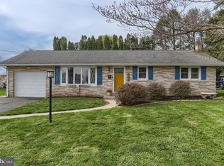 406 Wilshire Dr, Cleona, PA