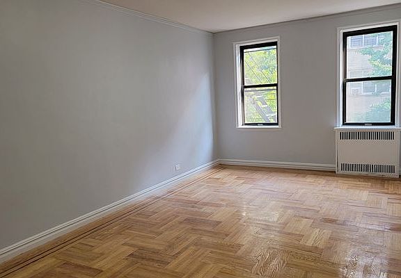 4th image of 729 W 186th St #3L