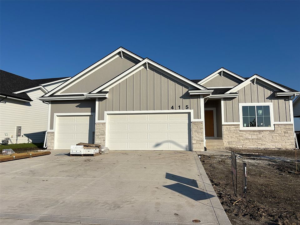 1st image of 415 NW Ryder Dr