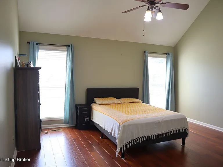 10129 Spring Gate Dr — Photo 14