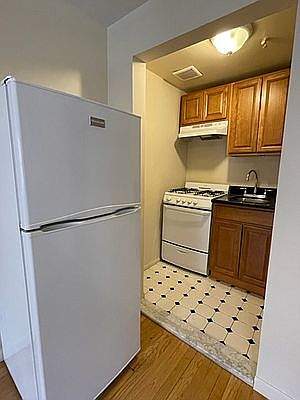 3rd image of 696 2nd Ave APT 4A