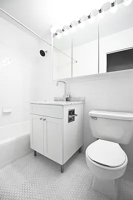 Sold by Nest Seekers International | media 26