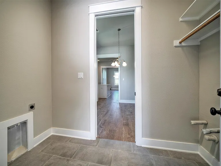 1086 Twain St — Photo 28