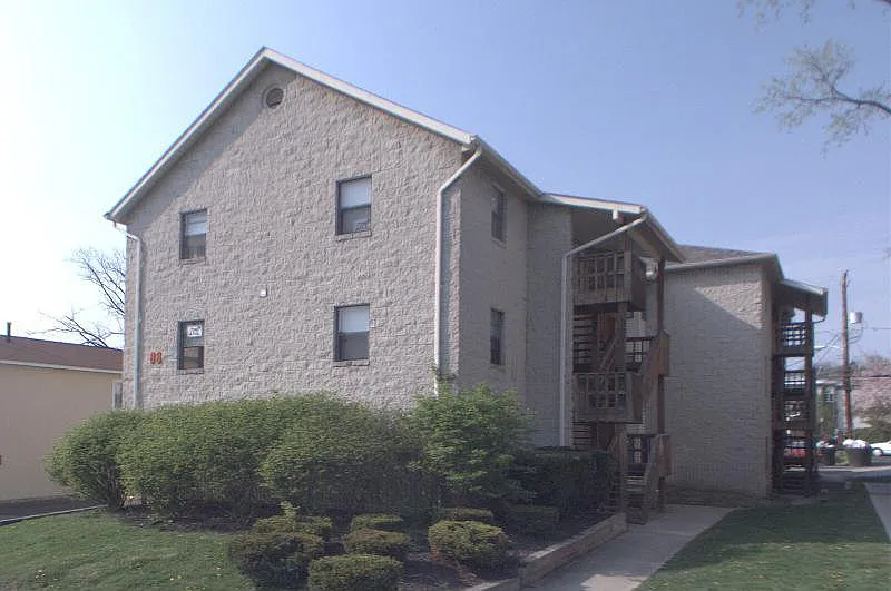 88 W Norwich Ave