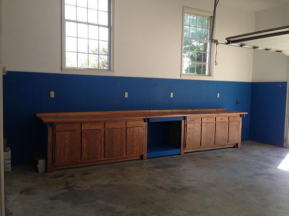Work Bench in Garage