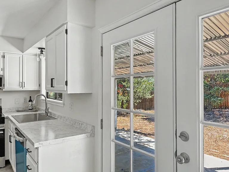 3814 S Moore St — Photo 4