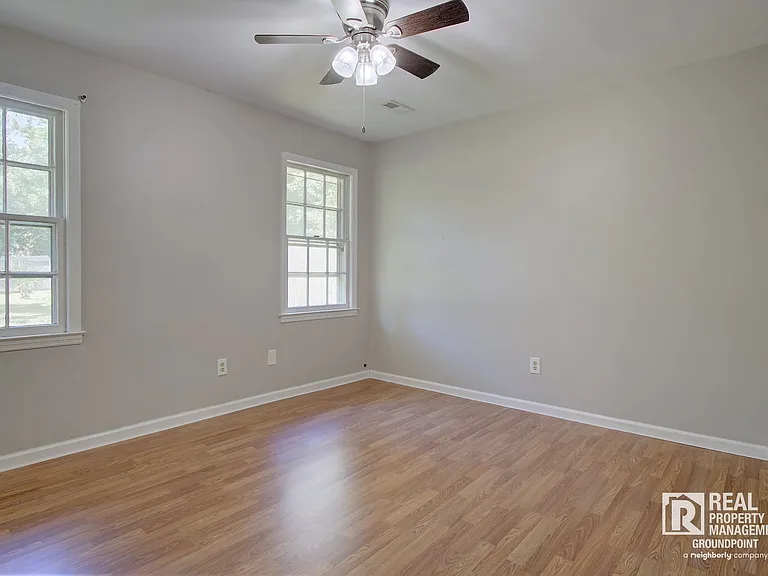 125 Tiffany Ln — Photo 9