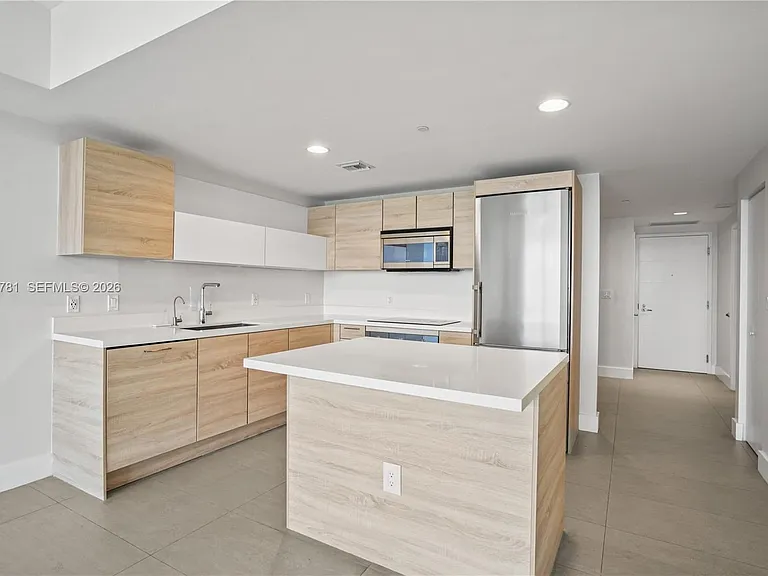 16385 Biscayne Blvd #1919 — Photo 14