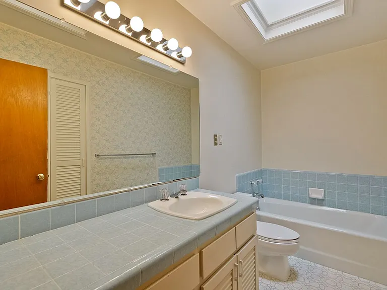 160 Kit Carson Ct — Photo 41