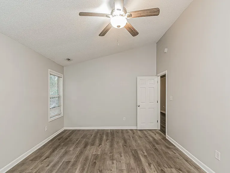 401 Three Meadows Rd — Photo 5