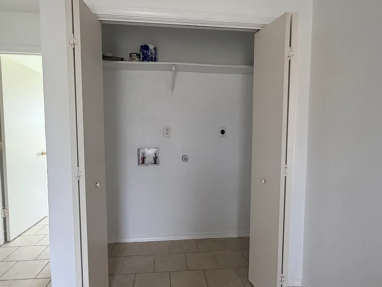 1107 Circle M Dr #B — Photo 6