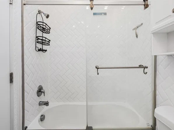 145 Bleecker Street image 31 of 39