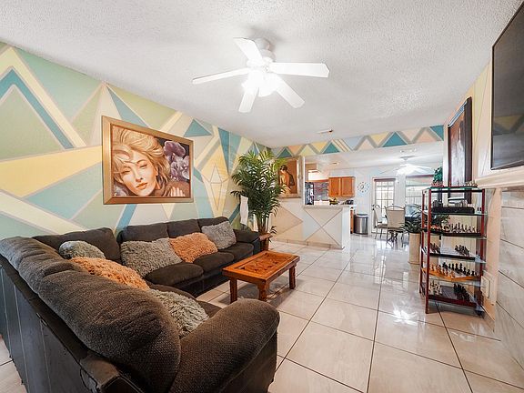 3rd image of 18142 Lake Bend Dr