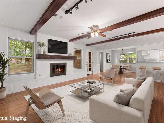 5th image of 26215 Oakhurst Dr