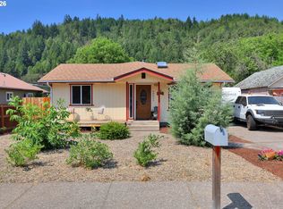 48095 Commercial St, Oakridge, OR 97463