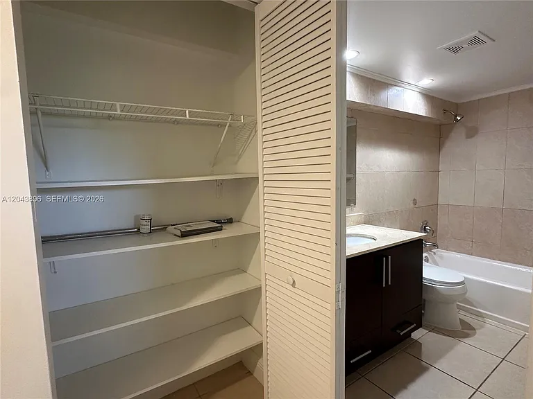 2536 Van Buren St #5A — Photo 14