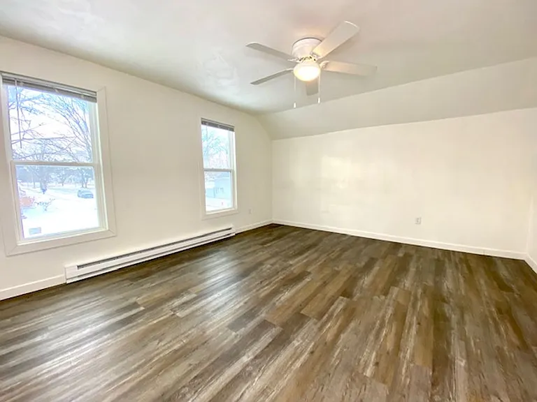 702 Algoma St — Photo 3