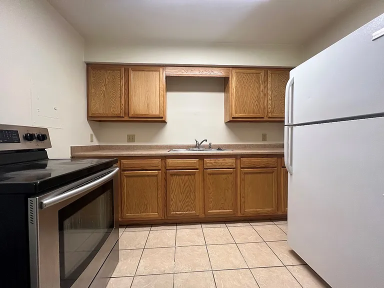 215 S Franklin St — Photo 7