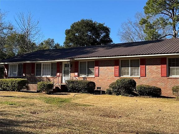 3rd image of 202 Lawn St