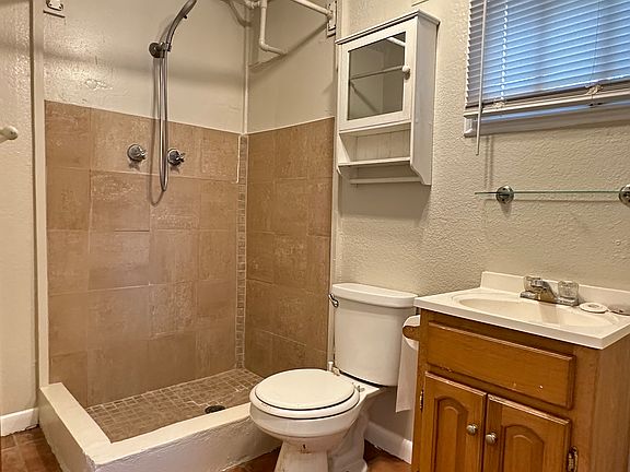 5th image of 302 Marshall St #2