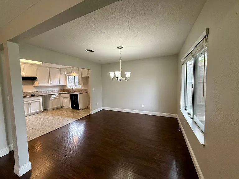 1405 Fransen Ln — Photo 12