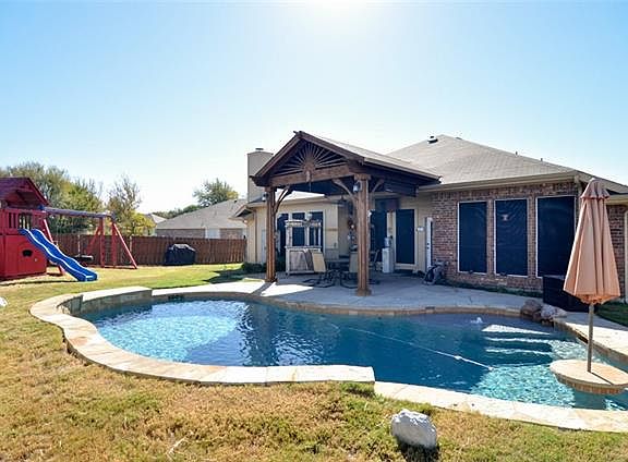 4th image of 1475 Avonlea Dr