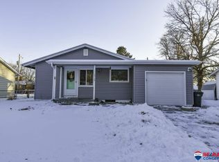 1719 Sunny Hill Rd, Lincoln, NE 68502