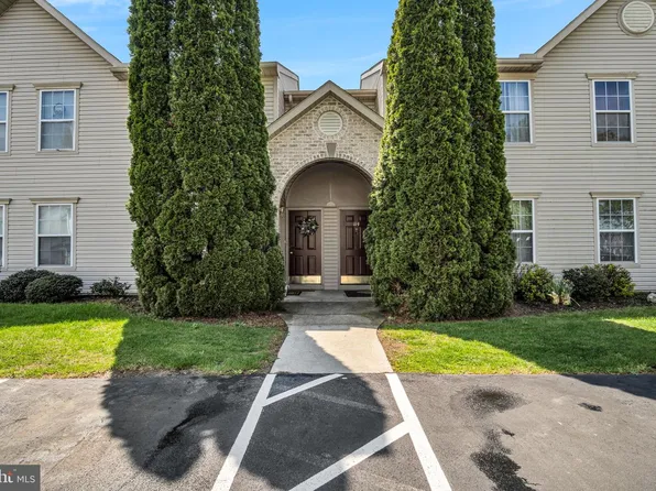 110 Hiddenwood Dr, Harrisburg, PA 17110