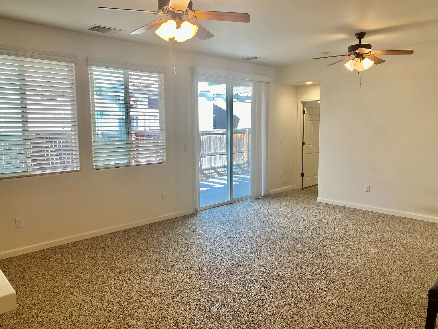 3 bed, 1700 sqft, $2,400 — Photo 2