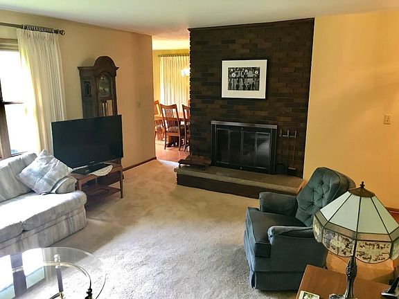 5th image of 2115 Burlington Dr