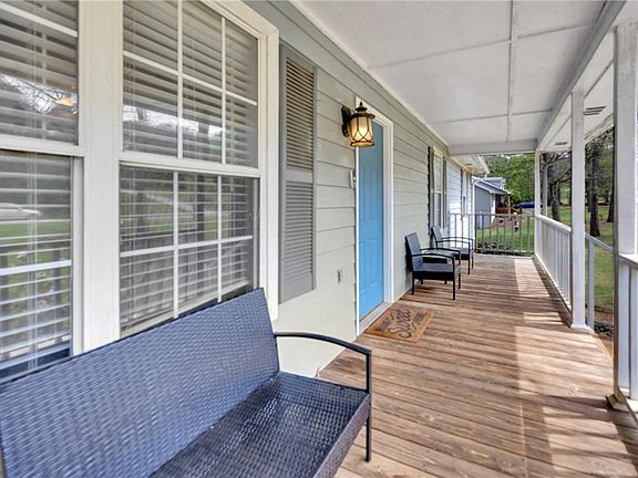 4th image of 208 Creek Side Pl