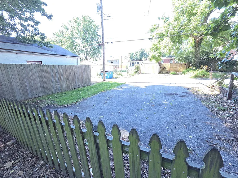 6204 Clayton Ave — Photo 11