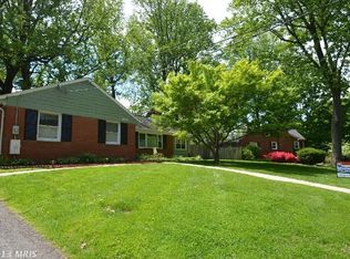 806 Ridge Pl, Falls Church, VA 22046