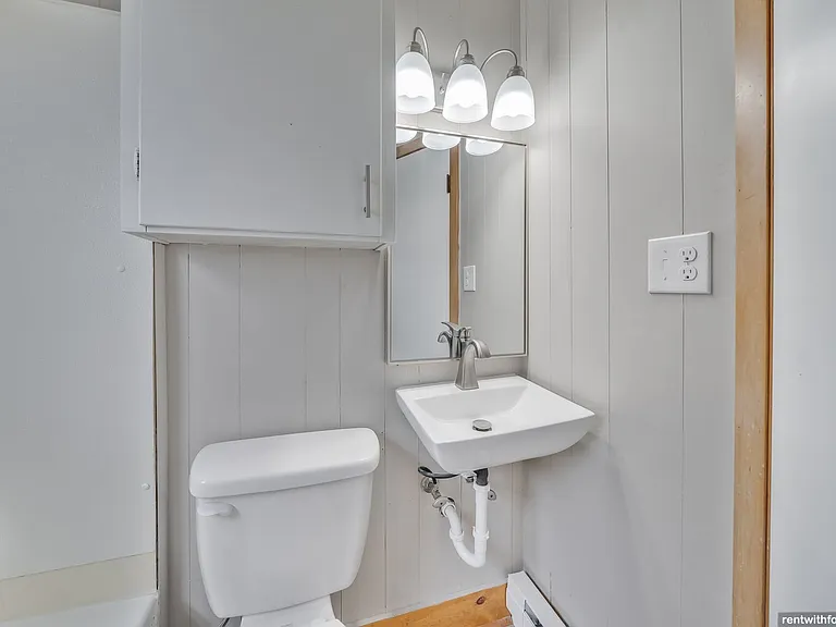 227 Garfield Ave — Photo 8