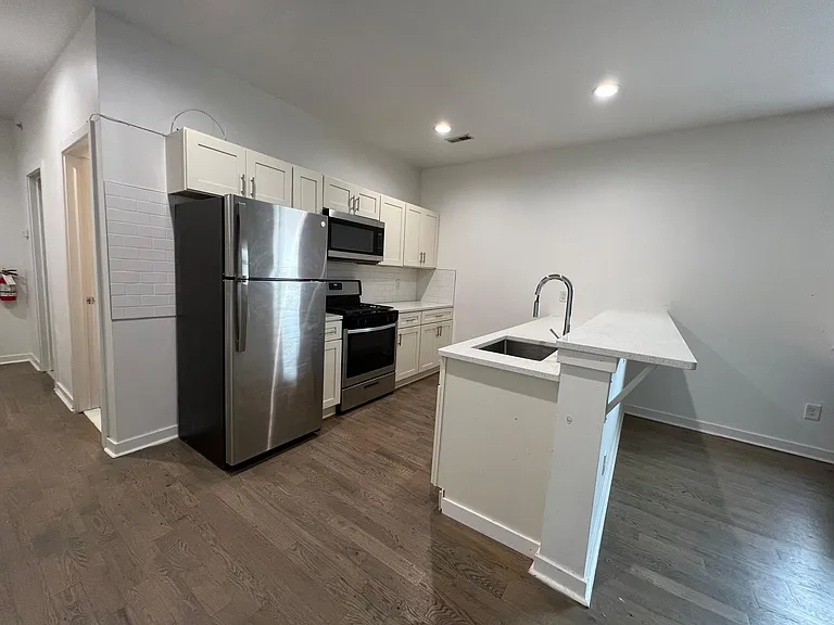 528 N 34th St #2 — Photo 16
