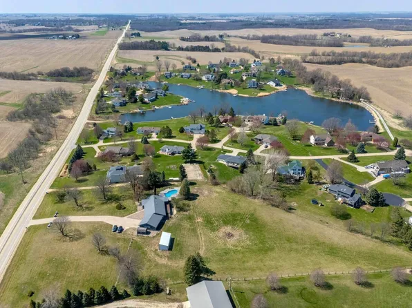 20874 270th St, Eldridge, IA 52748