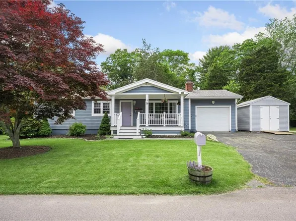 36 Edgewood Dr, North Kingstown, RI 02852