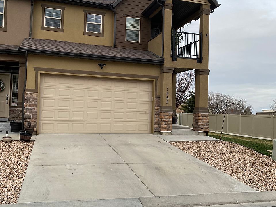 1st image of 1462 N La Palma Pl