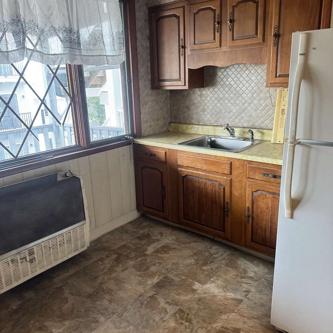 1 bed, 1.0 bath, 650 sqft, $1,250 — Photo 2