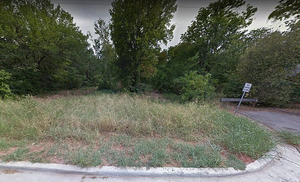 2nd image of 507 E Lincoln Ave