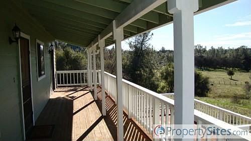 3rd image of 21823 Greenview Ct