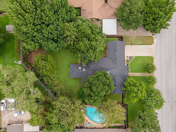 4th image of 4304 South Dr