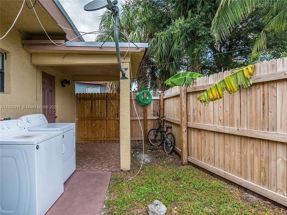 1st image of 204 NW 28th Ave