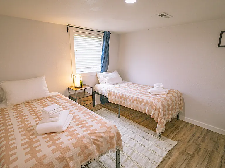 3018 E Denny Way — Photo 16