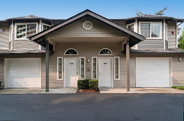 Garages l Upscale Parkland Apartments for Rent l Tacoma, WA l Nantucket Gate