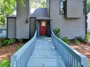 1617 Roman Point Dr, Norcross, GA 30093