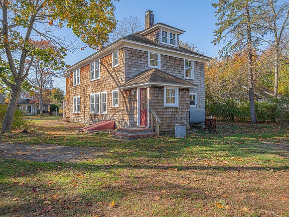 4th image of 11 Walnut Ave