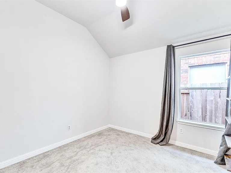 1019 Horne Dr — Photo 16