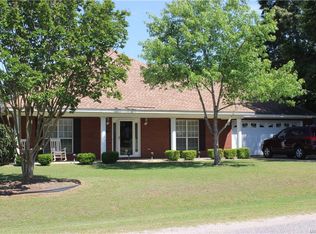 42 Whitley Rd, Deatsville, AL 36022