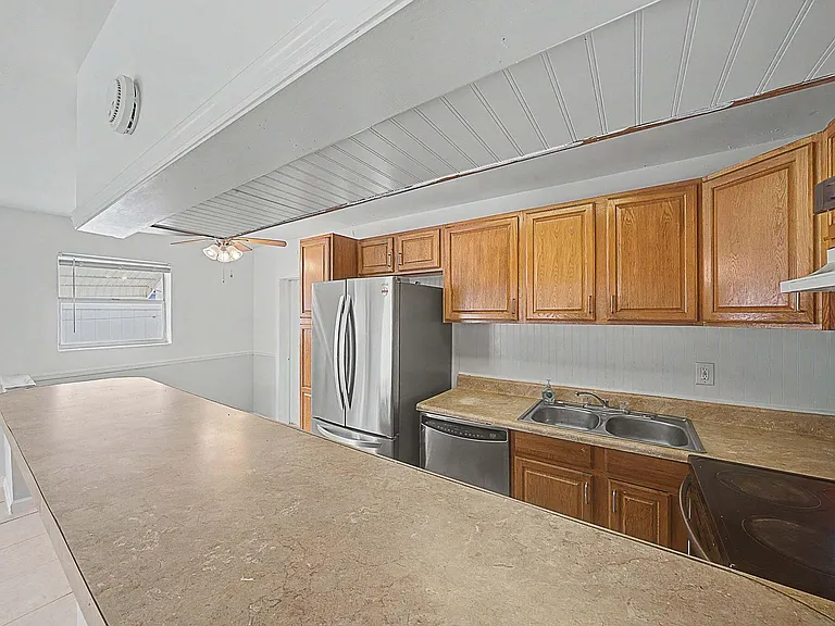 301 SE 21st Ave — Photo 22